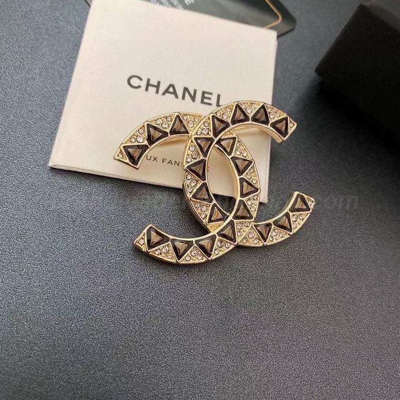 Chanel Brooch 285